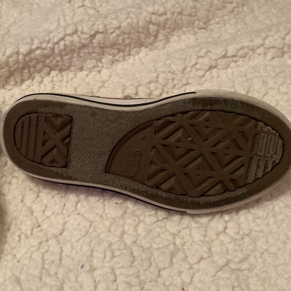 Converse - Picture 2 of 3